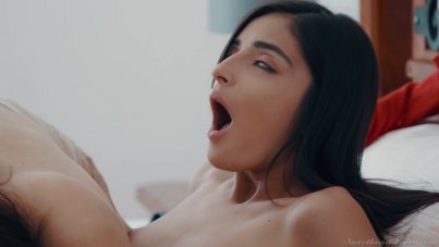 Valentina Nappi shows all her favorite sex toys to Emily