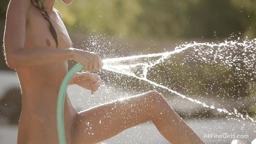 Wowgirls - Getting Wet The Hot & Fun Way - Wow Girls