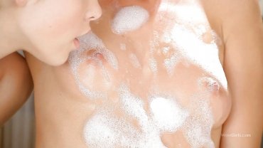 wowgirls - sexy chicks making soapy love in the bathroom