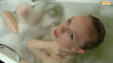 Elise bathing